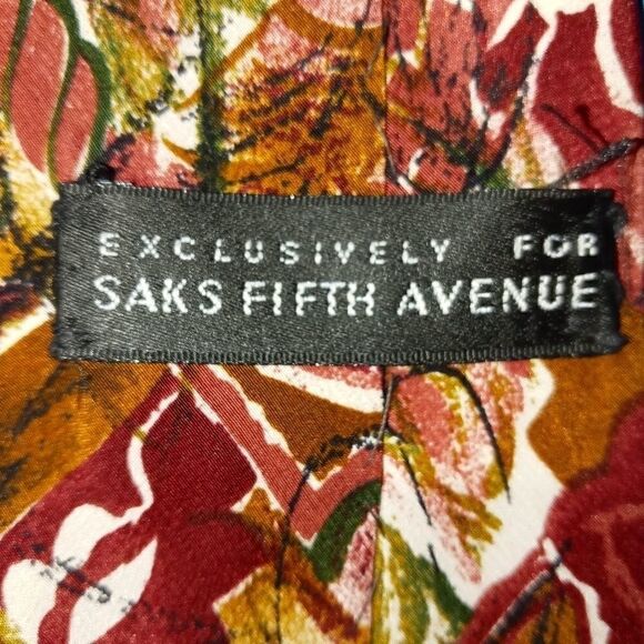 Saks Fifth Avenue exclusive Neck Tie 100% Silk - Picture 3 of 3